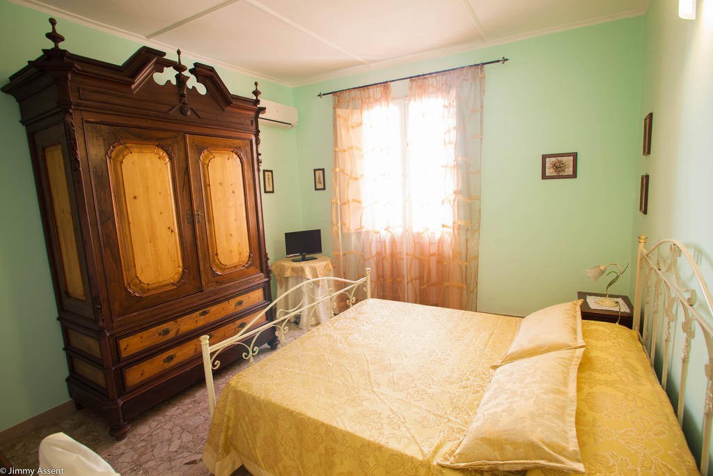 Sassari-In Hotel Стая снимка