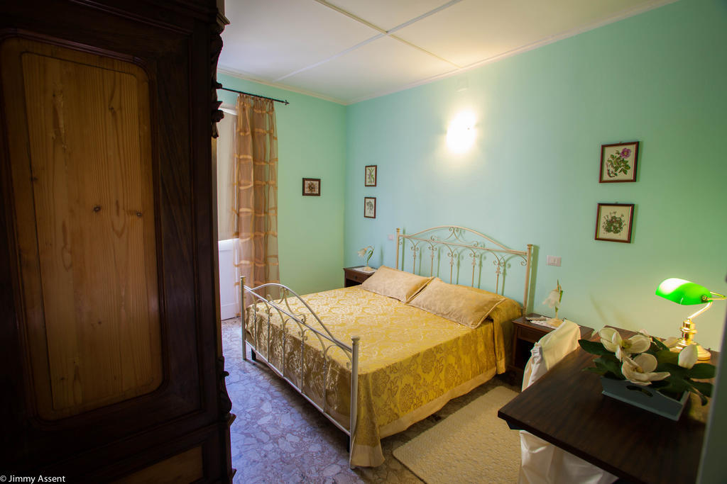 Sassari-In Hotel Стая снимка
